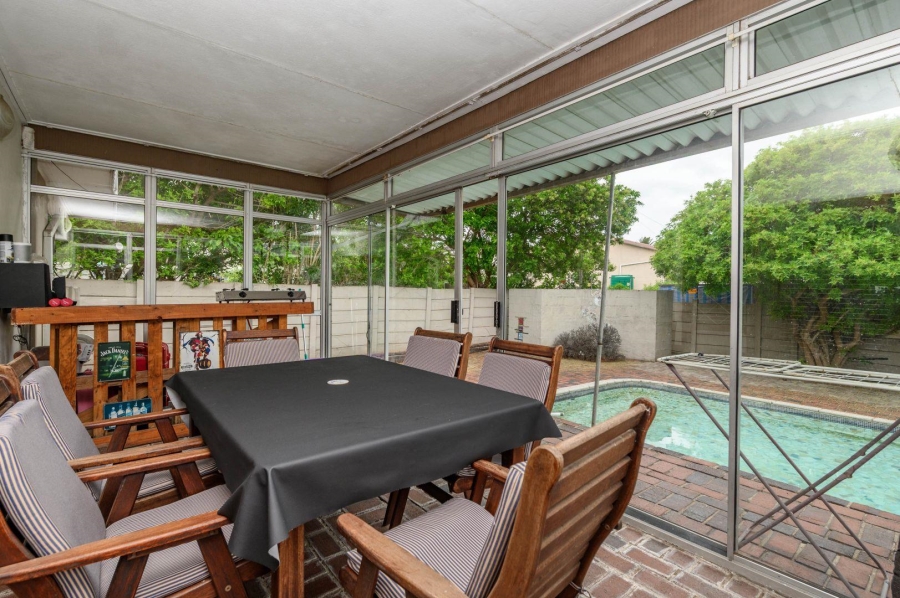 To Let 4 Bedroom Property for Rent in Humewood Eastern Cape